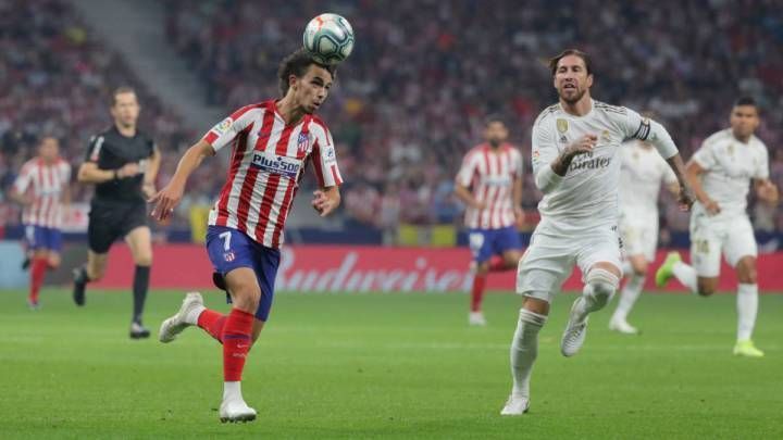 Atl&Atilde;&copy;tico&Acirc;&nbsp;and Real in action in the first Madrid derby of the season.