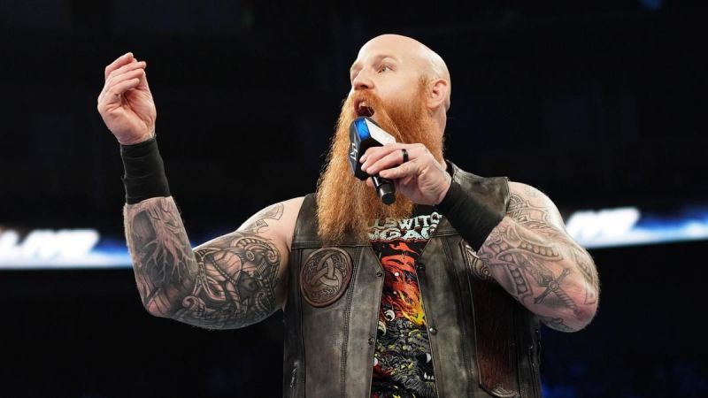 Why was Erick Rowan given a mic?