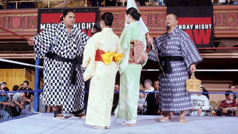 Yokozuna&#039;s entrance was full of pomp and circumstance.