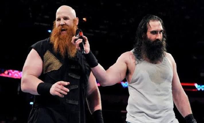 Luke Harper helped Eric Rowan at WWE Clash of Champions.