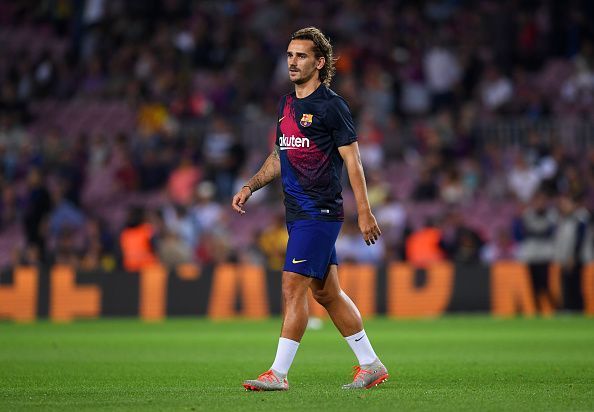 Griezmann warming up prior to kickoff