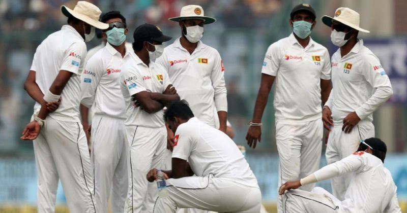 The Sri Lankan players with masks during the Test match against India played in 2017