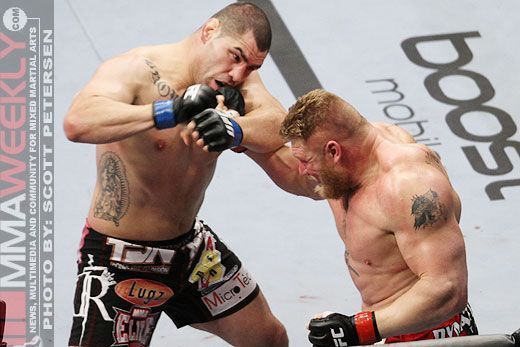 Lesnar vs Velasquez at UFC 121