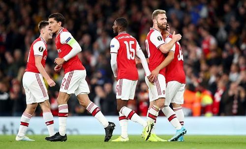 Arsenal cruised past Standard Liege