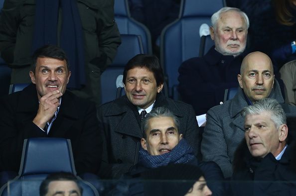 Former manager Leonardo (centre).