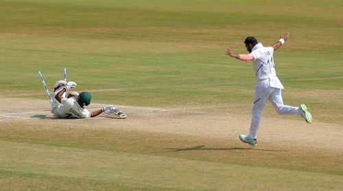 Mohammed Shami floors Temba Bavuma with a zipping shooter.