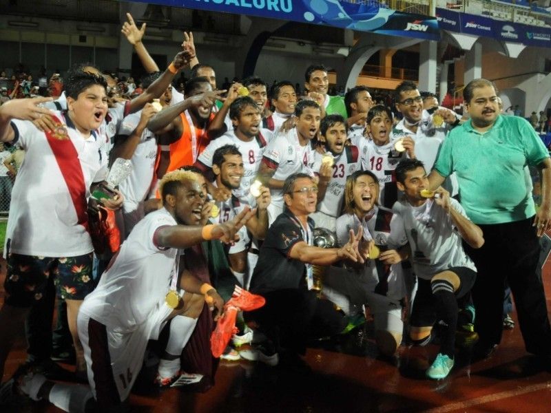 Mohun Bagan players with the I-League title in 2015