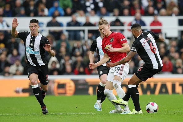 Newcastle United v Manchester United - Premier League