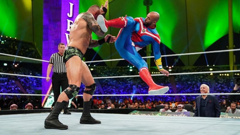 &#039;Resident Superhero&#039; vs &#039;The Viper&#039; -- Who will survive?