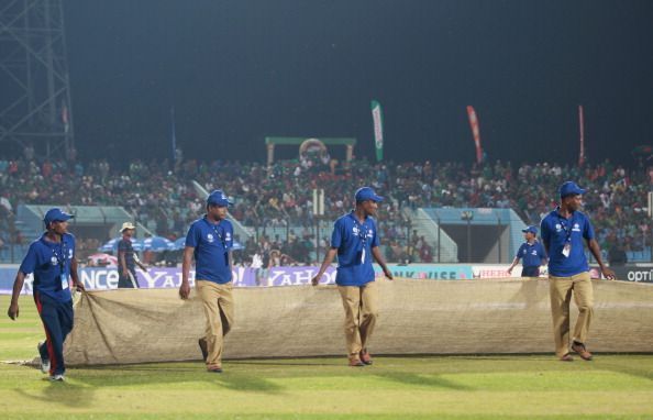 Dew will make it difficult for the bowlers to thrive in the final session of each day&#039;s play