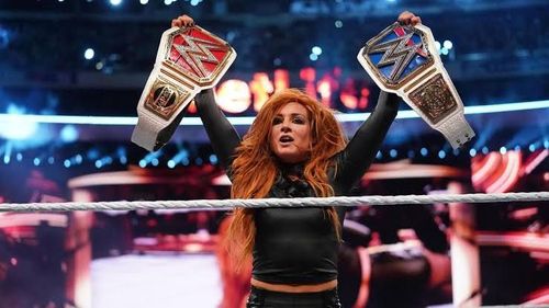 Becky Lynch at WrestleMania 35, where she pinned Ronda Rousey to win both the RAW and SmackDown Live Women's titles