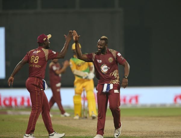 Daren Sammy (L) and Andre Russell (R) will hold the key for the Warriors