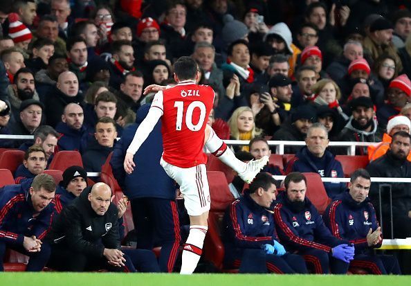 Freddie Ljungberg cuts a hapless figure as Arsenal continue to struggle