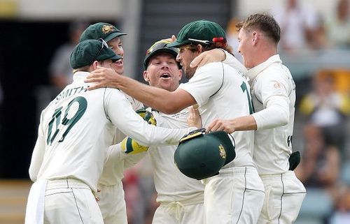 Australia have stuck with the same side that annihilated Pakistan in the Adelaide Test