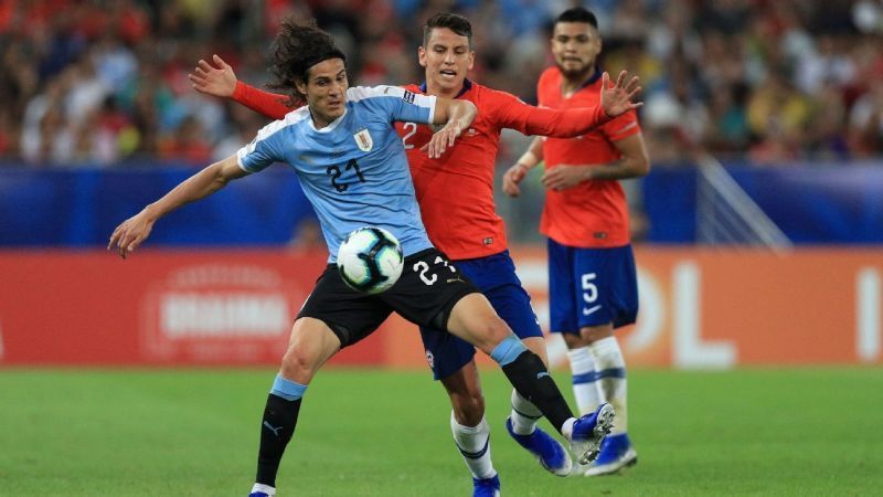 Chile (red) vs Uruguay
