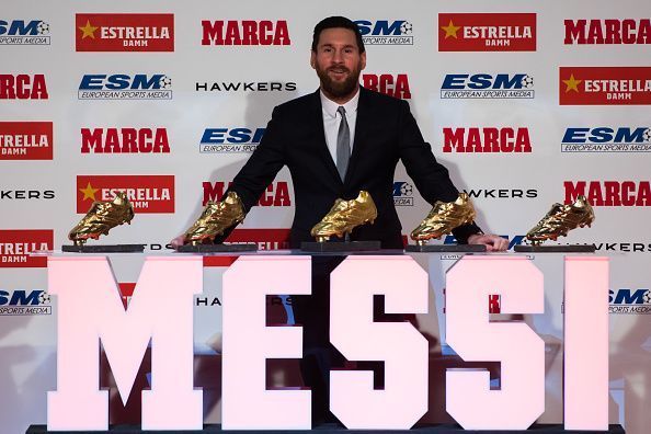 Lionel Messi receiving Golden Shoe award