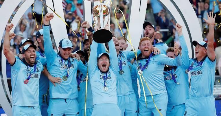 A jubilant England cricket team with the 2019 World Cup