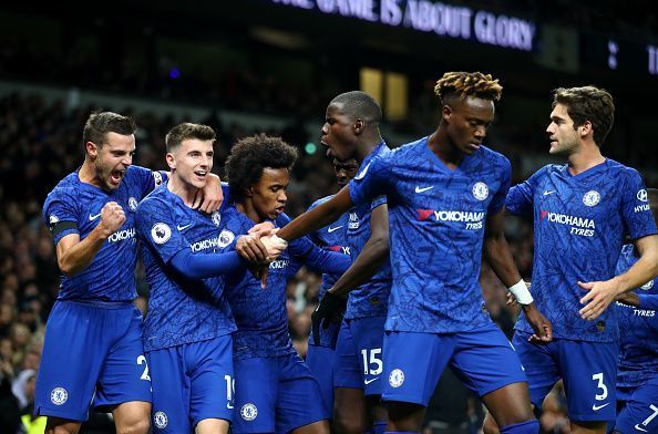 Chelsea players rejoice as Willian fires a beauty to give his team the lead