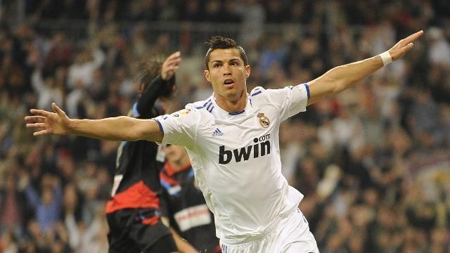 Ronaldo celebrates his first quadruple in league football