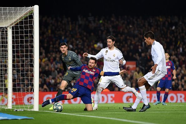 Lionel Messi misses a trick as Real Madrid&#039;s defenders happily look on