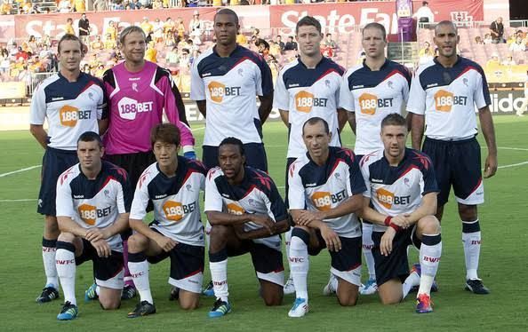 The Bolton Wanderers posing for a pic before a Premier League game in 2011.