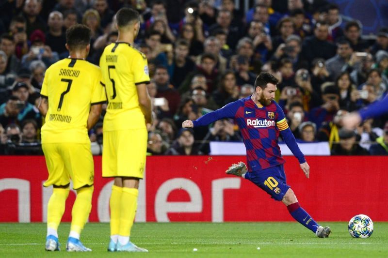 Lionel Messi about to curl in, in a dead ball situation