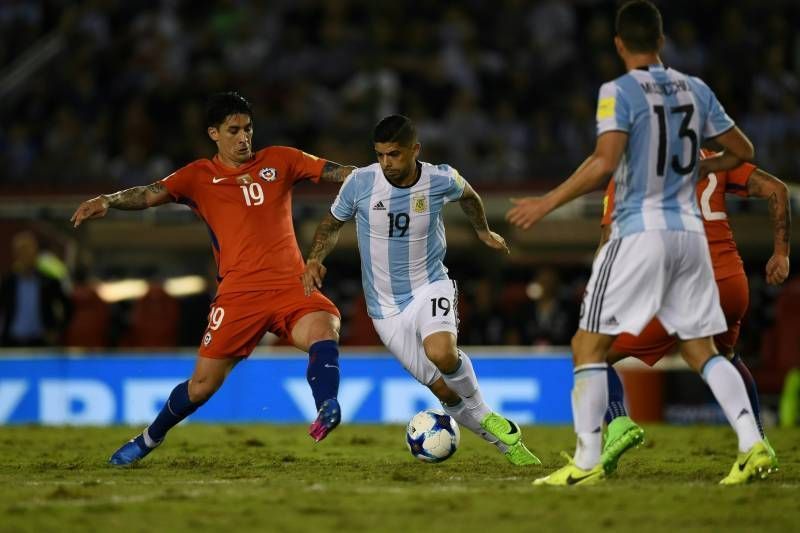 Argentina (blue and white) vs Chile