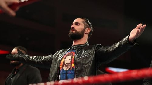 Seth Rollins sporting a single glove