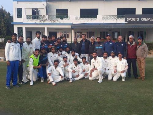 J&K squad posing after pipping Services at Delhi