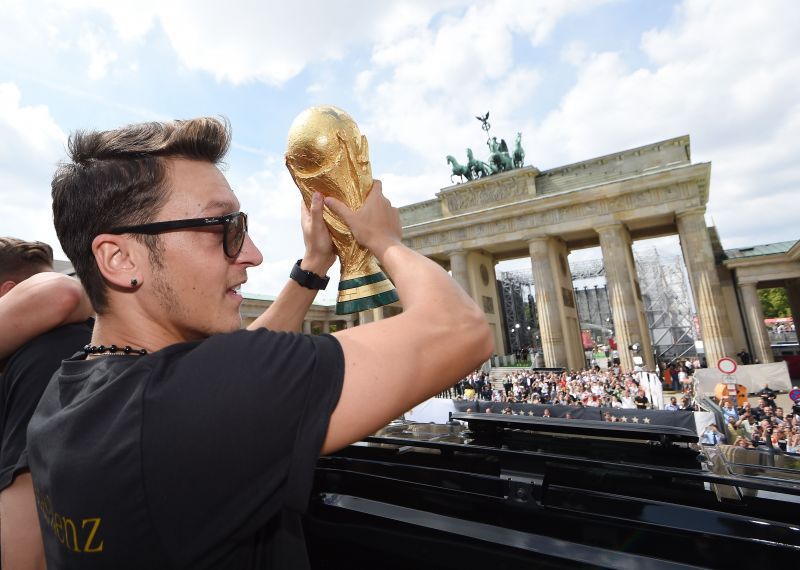&Ouml;zil lifted the World Cup with Germany in 2014