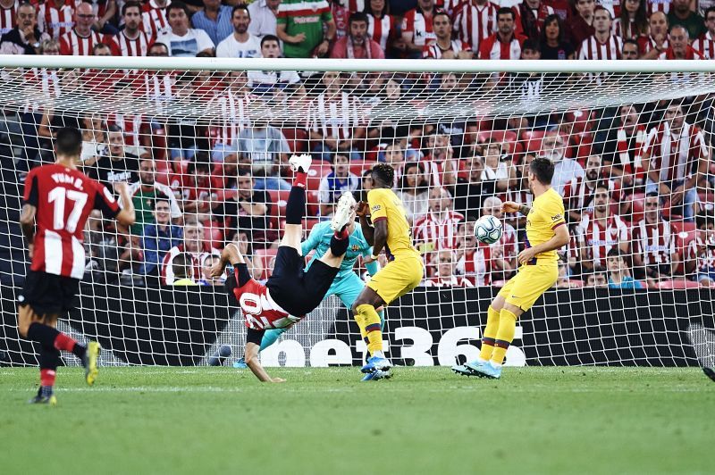 Aduriz sunk Barcelona with an excellent bicycle kick on matchday one