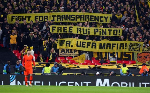 Dortmund fans show support to the imprisoned hacker.