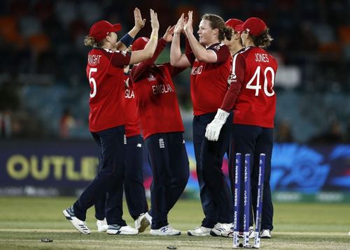 England beat Pakistan by 42 runs, thanks to a well-made 62 by skipper Heather Knight.