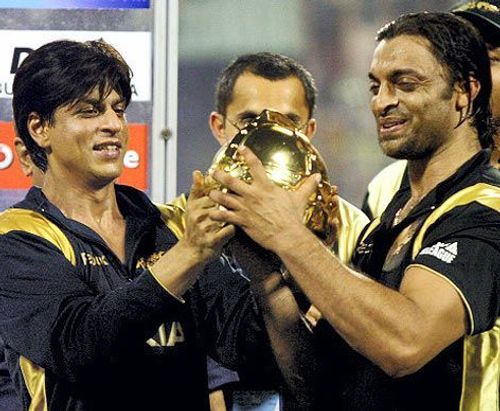 Akhtar with Shah Rukh Khan