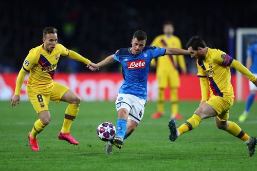 SSC Napoli v FC Barcelona - UEFA Champions League Round of 16: First Leg