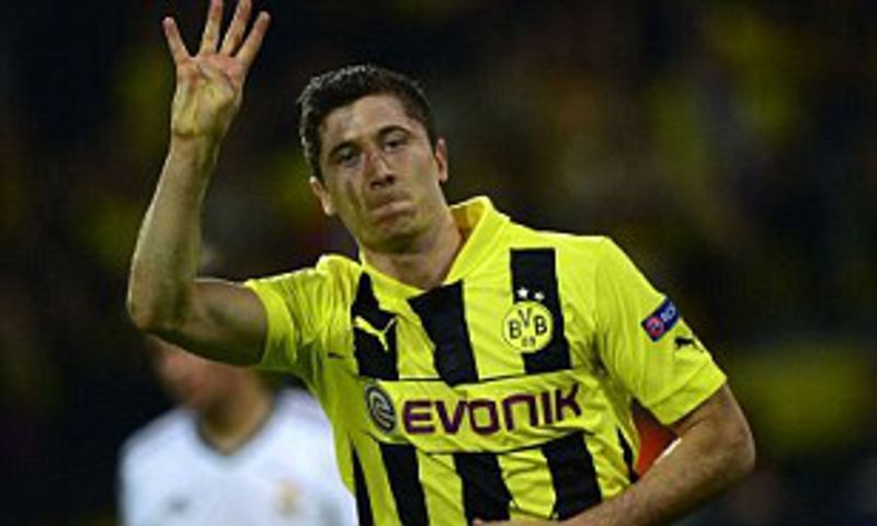 In 2012-13, Lewandowski became the first player to score 4 goals in a Champions League semifinal