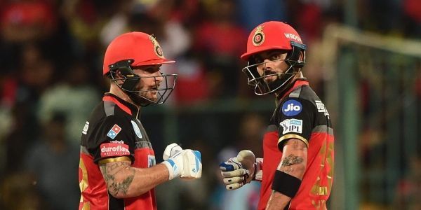 de Grandhomme and Kohli in a partneship for RCB