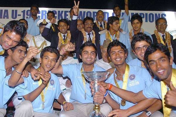The victorious U-19 team