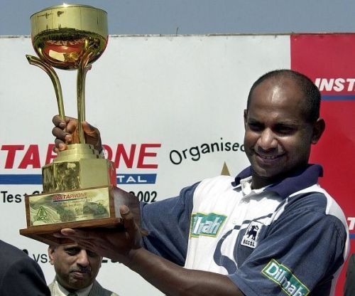 Sanath Jayasuriya - Winning Captain - 2002 Asian Test Championship
