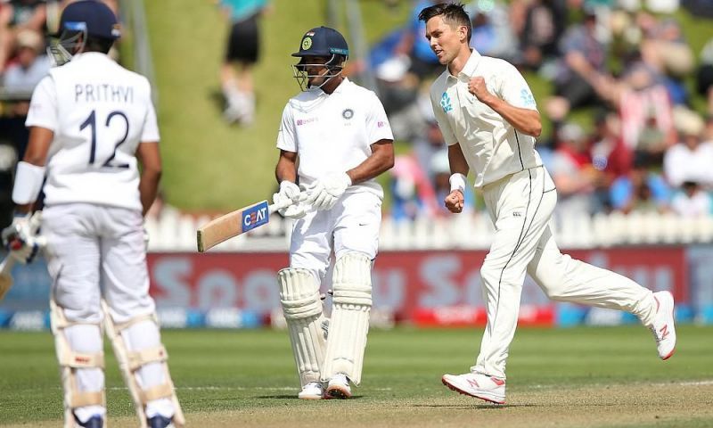 Prithvi Shaw( L) and Mayank Agarwal (C) failed to put on a partnership