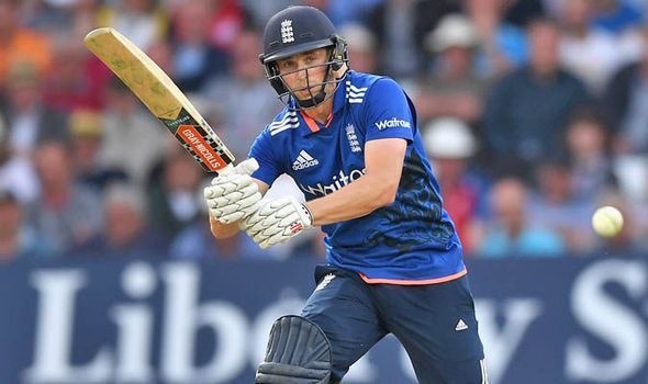 Chris Woakes during his innings of 95 not out against Sri Lanka in 2016.