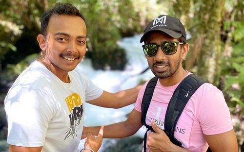 Prithvi Shaw and Wriddhiman Saha (R) [PC: Saha Instagram page]