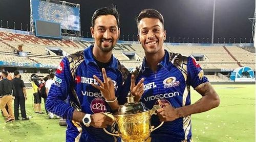 Krunal Pandya (left) and Hardik Pandya (right)