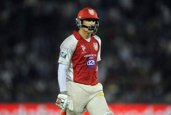 डेविड हसी ने 2012-13 के कुछ मुकाबलों में किंग्स XI पंजाब की कप्तानी की और उनका जीत प्रतिशत 50 ही रहा