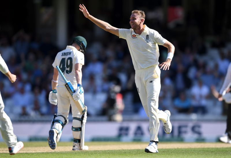 Stuart Broad rejoices after dismissing Smith.