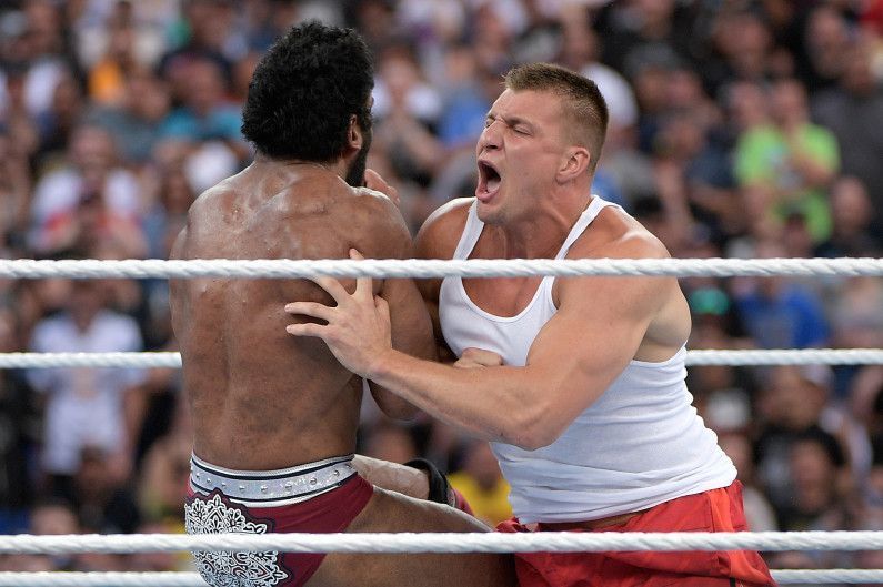 Rob Gronkowski runs through Jinder Mahal at WrestleMania
