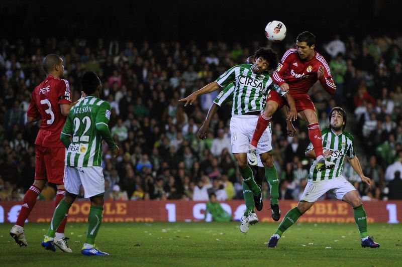 Ronaldo&#039;s incredible vertical leap makes him a phenomenal target man