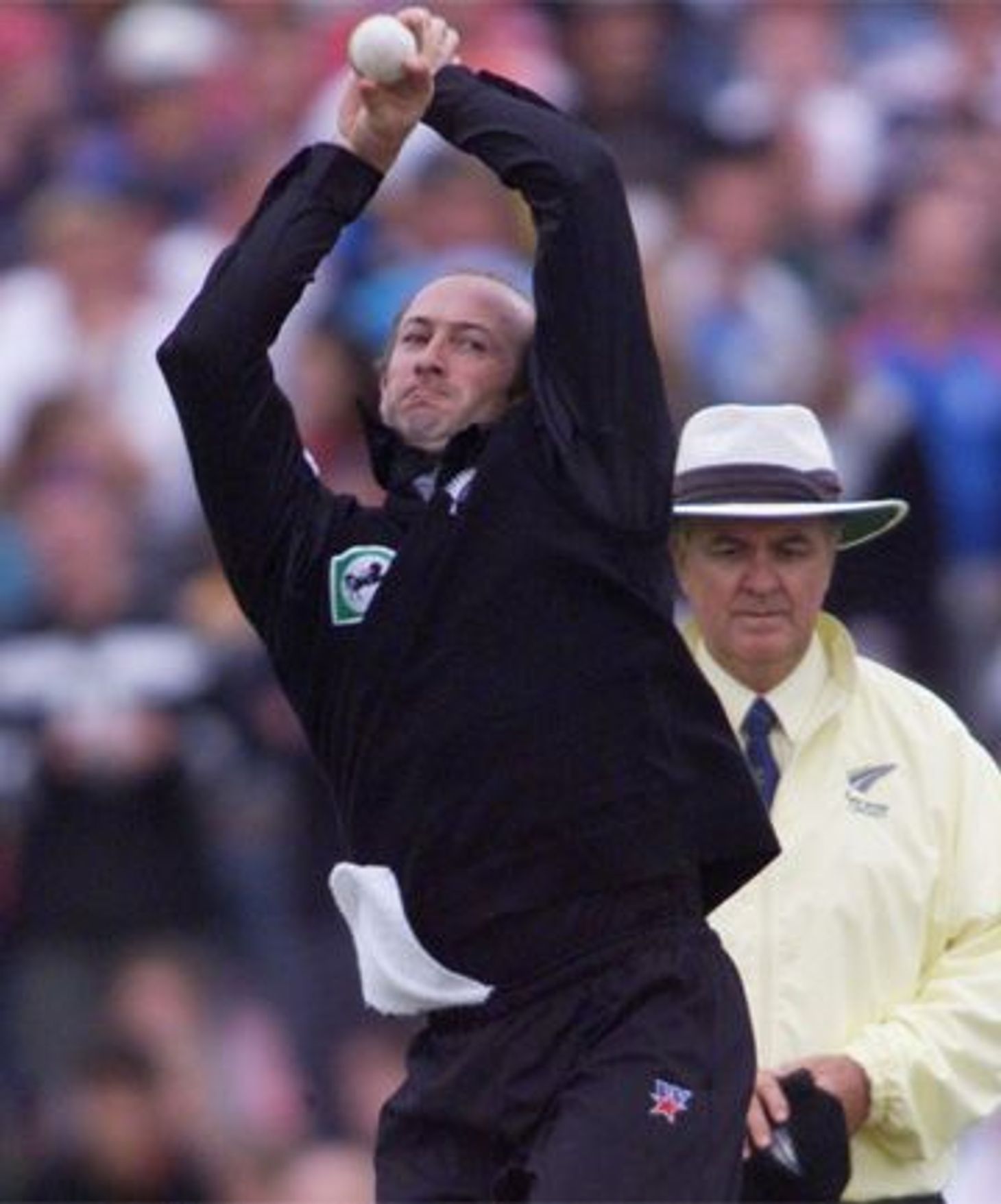 10 weirdest bowling actions in cricket