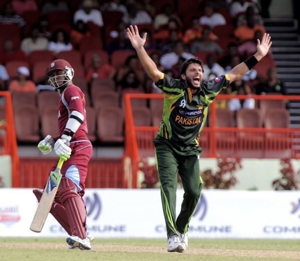 शाहिद अफरीदी ने सिर्फ 12 रन देकर 7 विकेट लिए थे