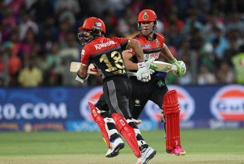 Kohli and de Villiers in action for RCB